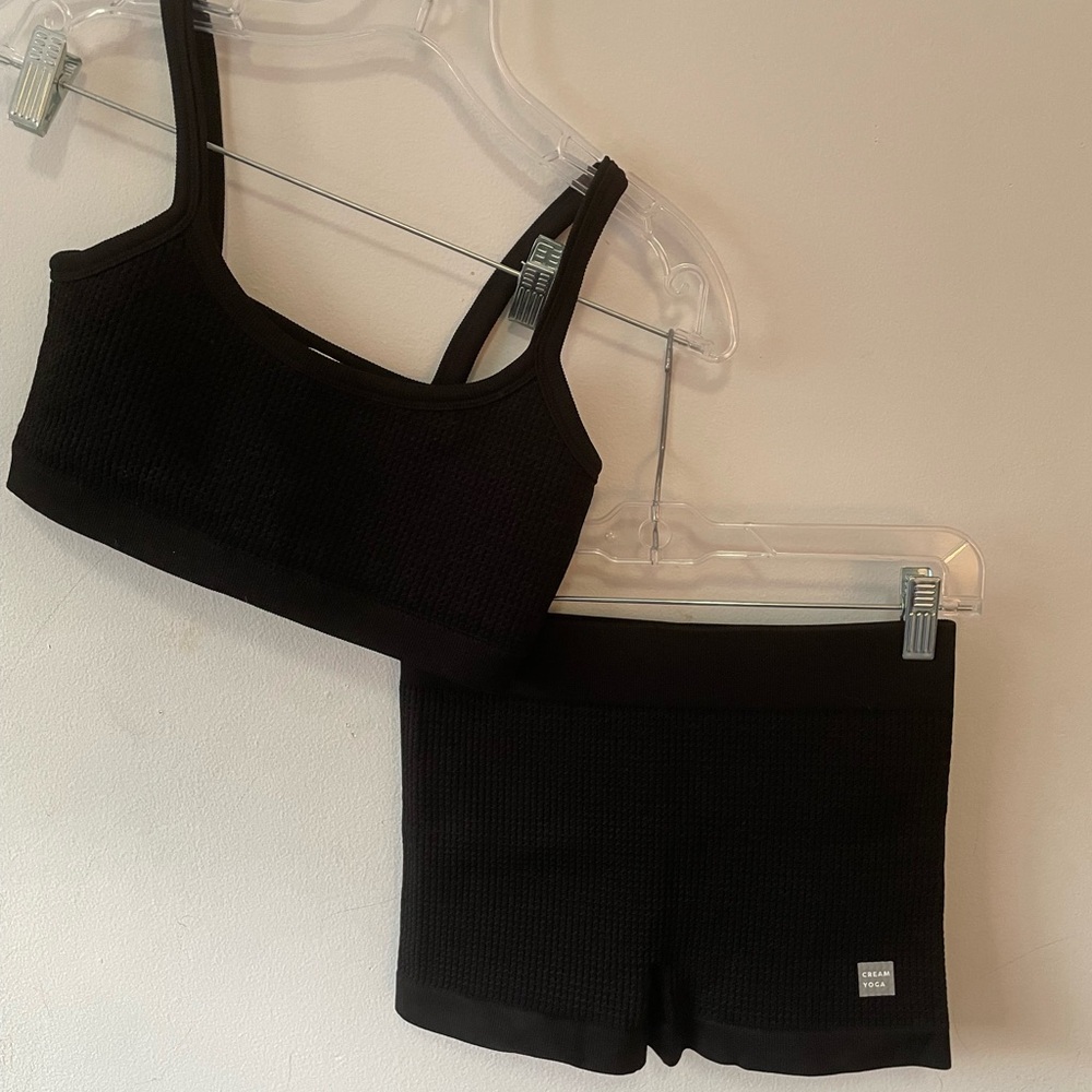 Cream Yoga Black Thermal Bra Top and Shorts Set XS/S